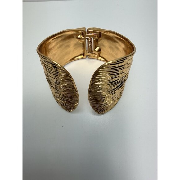 ZARA Gold Tone Textured Wide Cuff Bracelet Hinged NWOT - Picture 6 of 8